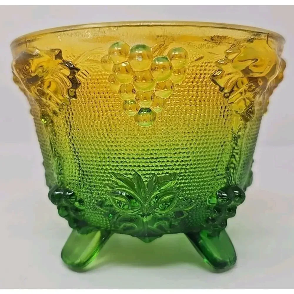 Vintage Carnival Glass footed Bowl Green Yellow Glass‎ Grapes U247